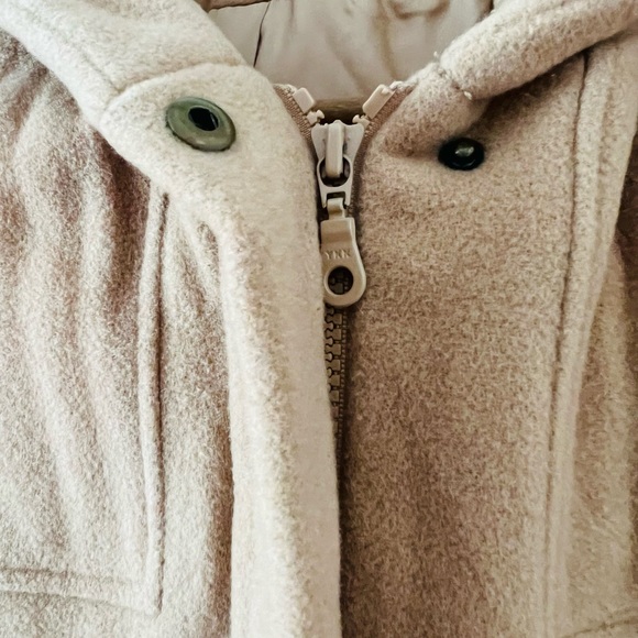 Mantles Hooded Coat 70% wool - Picture 3 of 9